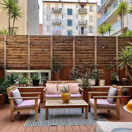 Apartman Large Magnificent Terrace *