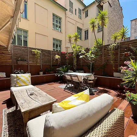 Large Magnificent Terrace Apartment Nice