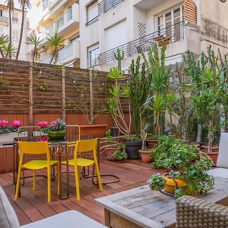 Apartment Large Magnificent Terrace