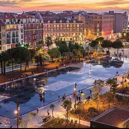 Large Magnificent Terrace Lejlighed Nice